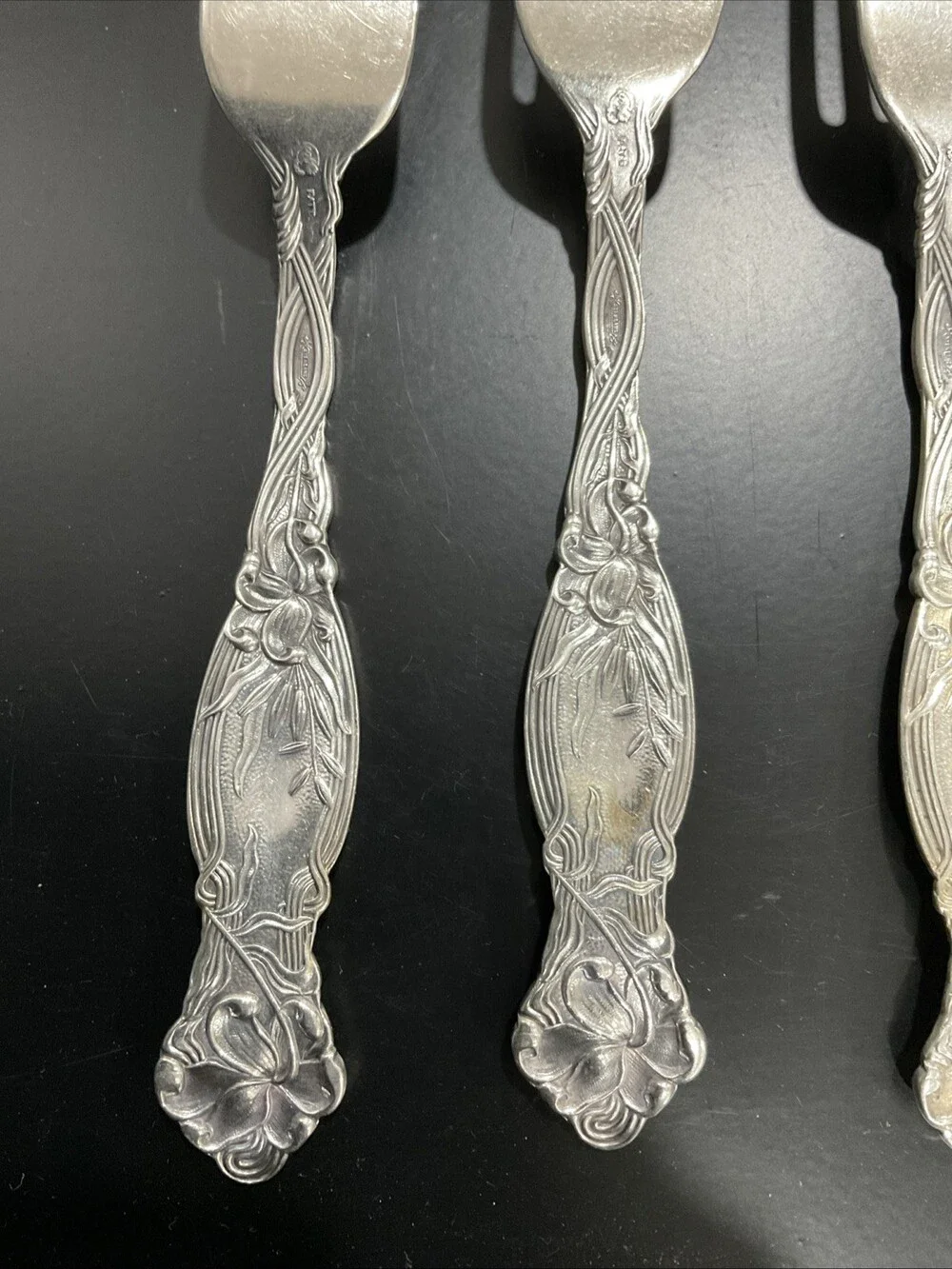 ONE International Silver Frontenac Dinner Fork 7 1/8